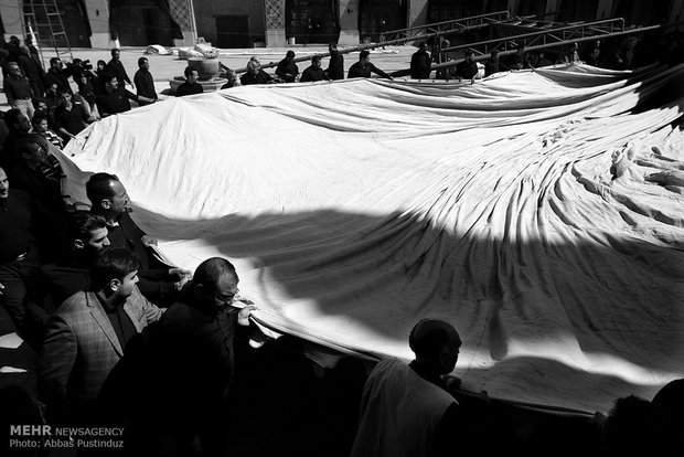 Rise of Hosseini tent ritual held in Isfahan