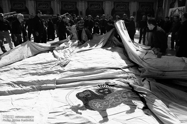 Rise of Hosseini tent ritual held in Isfahan