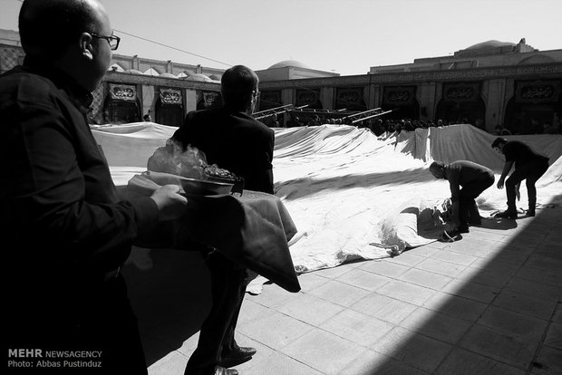 Rise of Hosseini tent ritual held in Isfahan