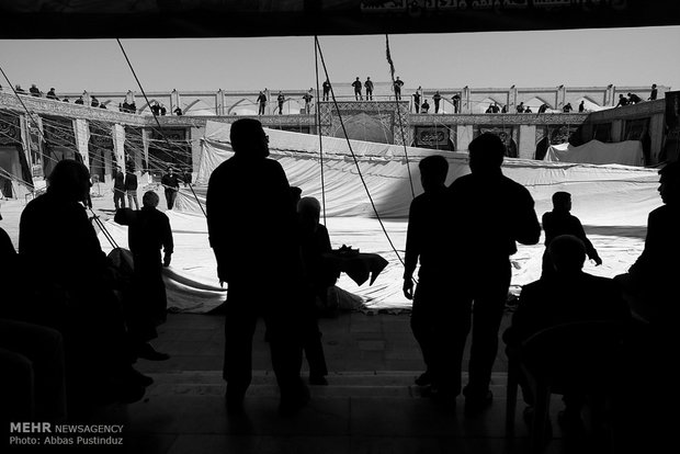 Rise of Hosseini tent ritual held in Isfahan