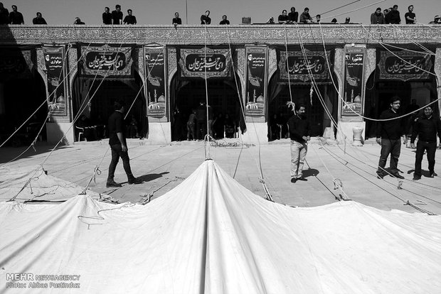 مراسم إقامة أقدم خيمة عزاء حسينية في اصفهان