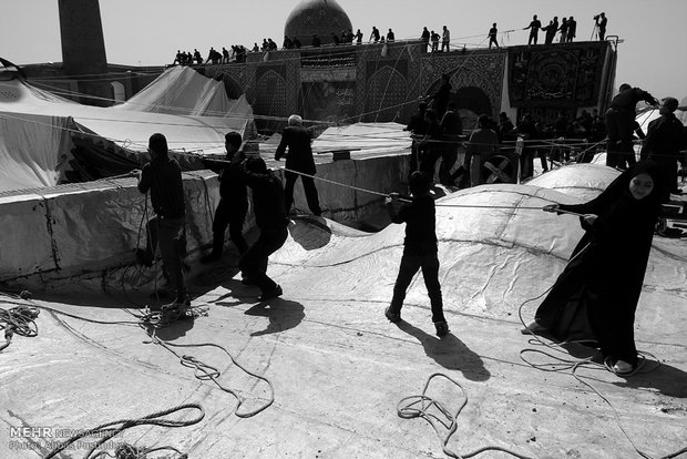 Rise of Hosseini tent ritual held in Isfahan