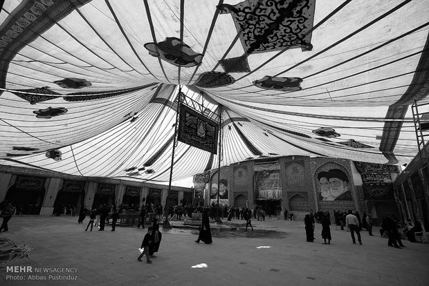 مراسم إقامة أقدم خيمة عزاء حسينية في اصفهان