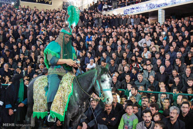 مراسم عزاداری و تغزیه‌خوانی در تکیه حسینی ارمغانخانه زنجان 