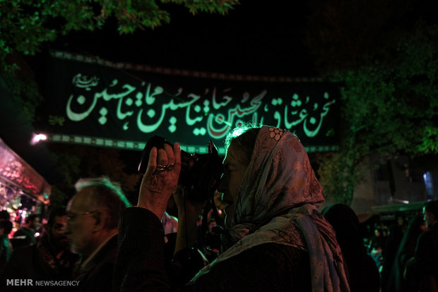 German tourists attend Imam Hossein mourning ceremony