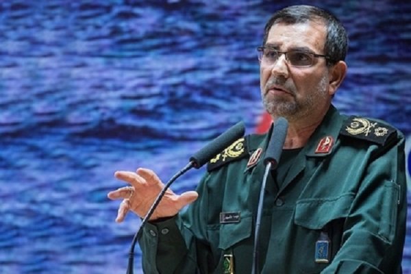 نیروهای سپاه و ارتش هرگونه حرکت دشمن را در خلیج فارس رصد میکنند نیروهای سپاه و ارتش هرگونه حرکت دشمن را در خلیج فارس رصد میکنند