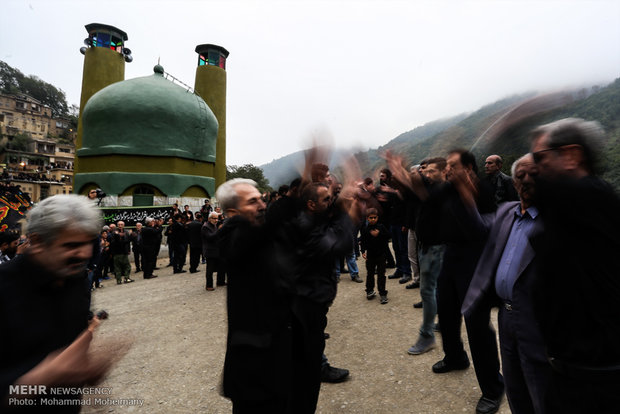 مراسم رفع رايات العزاء الحسيني في "ماسولة"