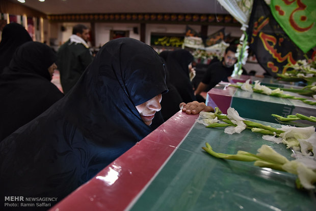 مراسم وداع با پیکر 5شهید دوران دفاع مقدس در مشهد