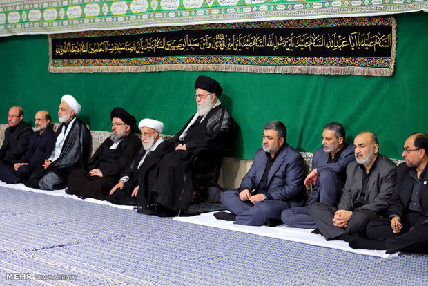 Leader attends 1st Muharram mourning ceremony of 2016