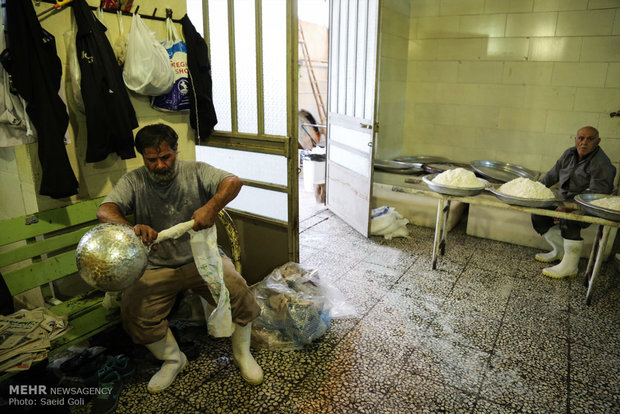  پخت نزورات مردمی در محل دارقاضی