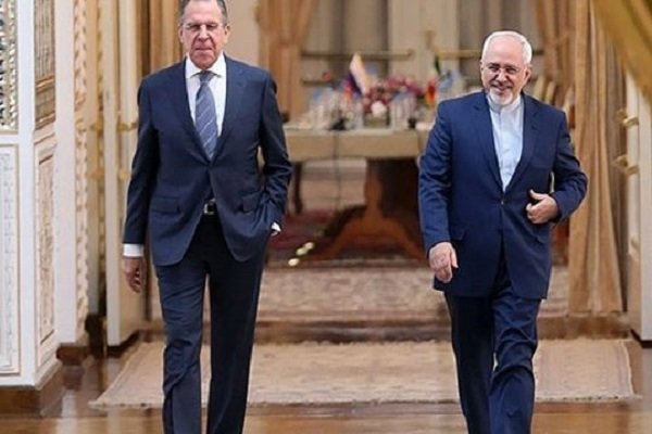 ظريف يؤكد أن العلاقات بين طهران وموسكو متنامية