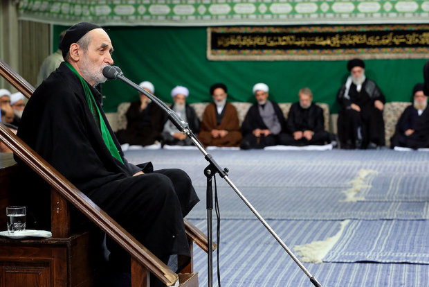 Ayatollah Khamenei attends a Muharram mourning ceremony on the night of Tasua