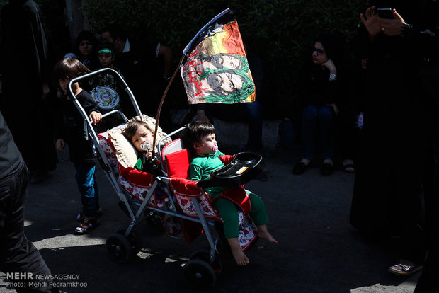 Ta'azieh in Ahvaz depicting events of Ashura 