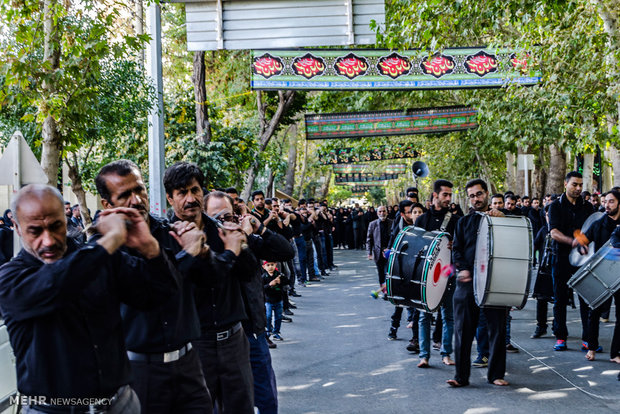 عزاداری روز عاشورا در بارگاه بایزدی بسطامی