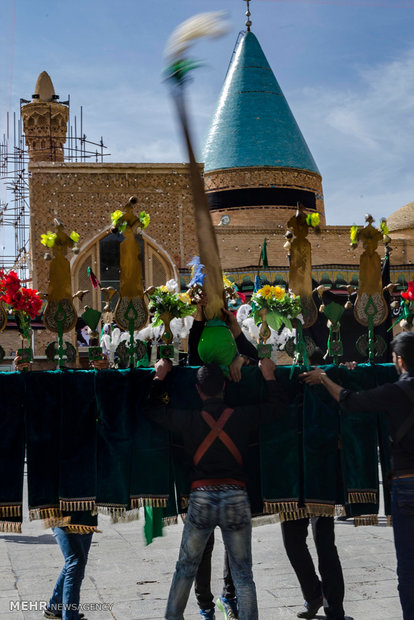 عزاداری روز عاشورا در بارگاه بایزدی بسطامی