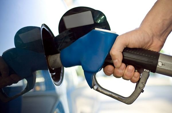 بنزین آلوده وارد کشور نشده است/ضوابط آزمایش بنزین‌های وارداتی