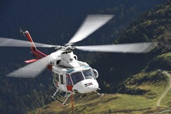 تیم پیشرو به حادثه دیدگان بالگرد هلال احمر رسید؛ حال ۳ نفر وخیم است