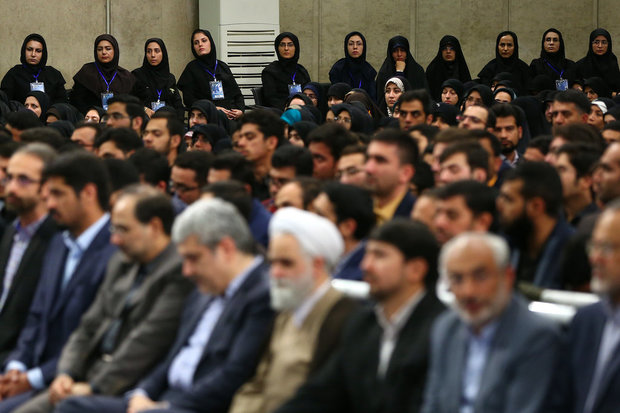 Academically outstanding students met with Ayatollah Khamenei