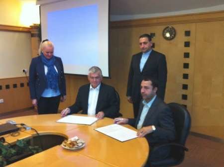 Iran's DBI, Hungarian Exim Bank kick off coop.