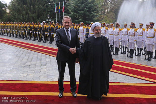 مراسم استقبال رسمی روحانی از باقر عزت بگوویچ