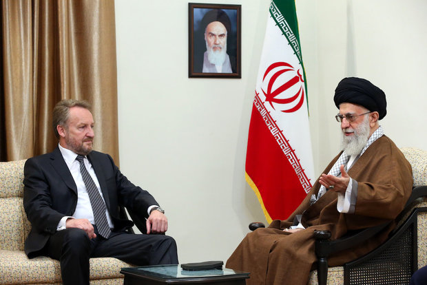 Leader receives Bosnian official