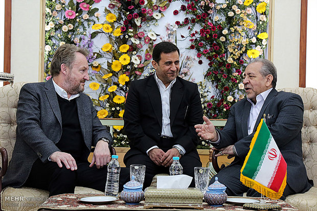 Bosnian president visits historical city of Isfahan