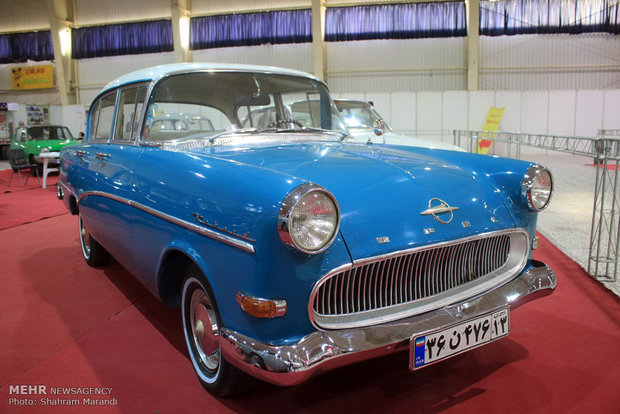 Vintage cars staged in Isfahan