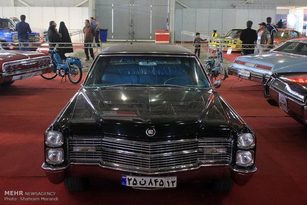 Vintage cars staged in Isfahan