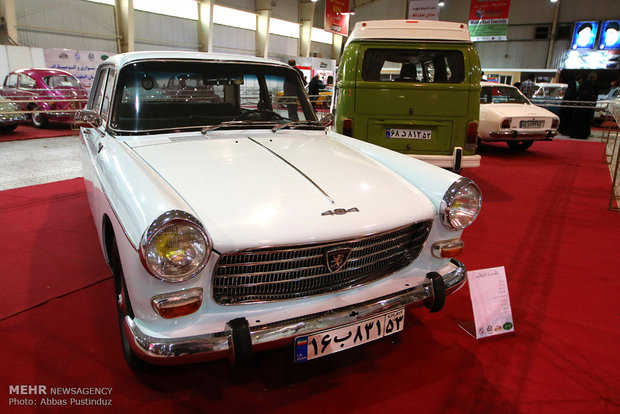 Vintage cars staged in Isfahan