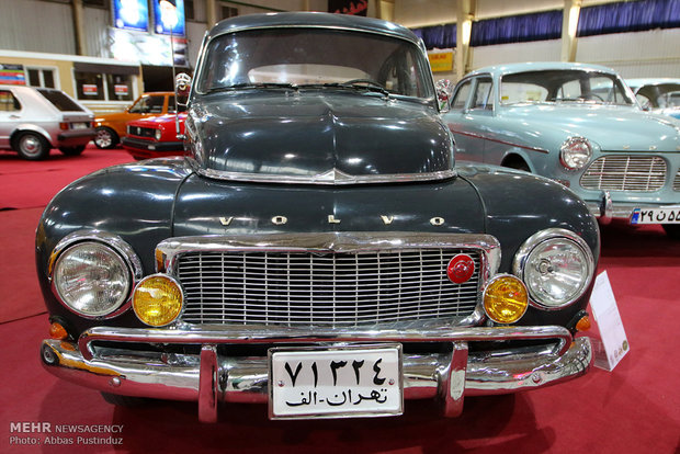 Vintage cars staged in Isfahan