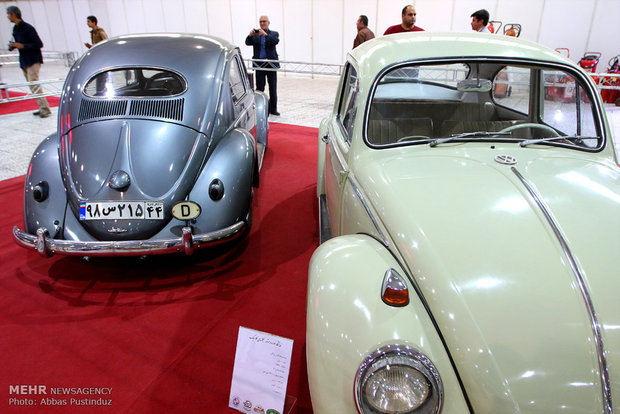 Vintage cars staged in Isfahan