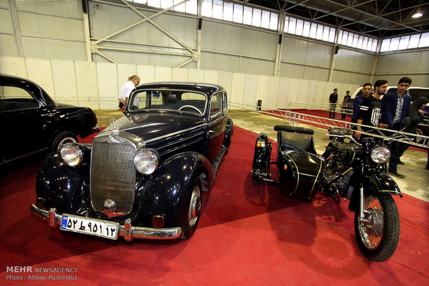 Vintage cars staged in Isfahan