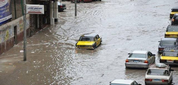 السيول تقتل وتصيب عشرات الأشخاص في مصر