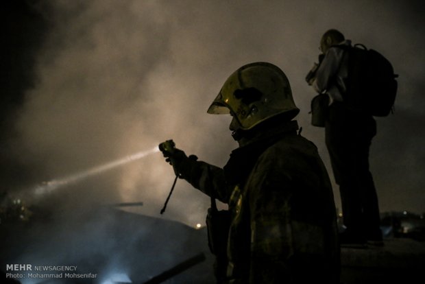 آتش سوزی در انبار مواد شوینده میدان بهارستان