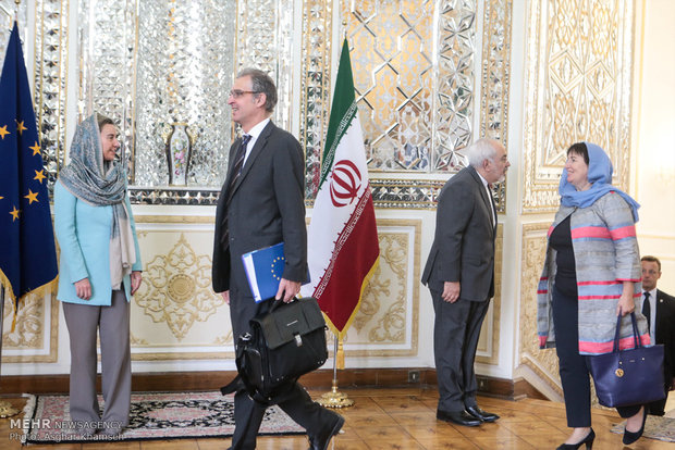 Zarif ve Mogherini görütü