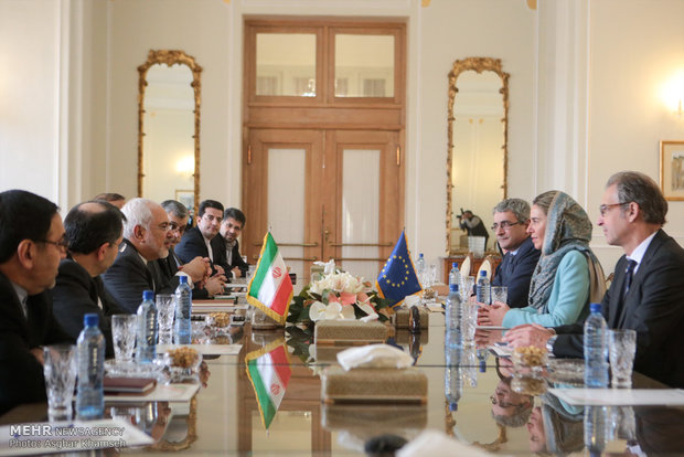 Zarif ve Mogherini görütü