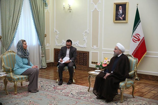 الرئيس روحاني يستقبل فيديريكا موغريني