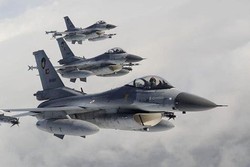 ارتش آمریکا برای گسترش حملات هوایی به افغانستان آماده می‌شود