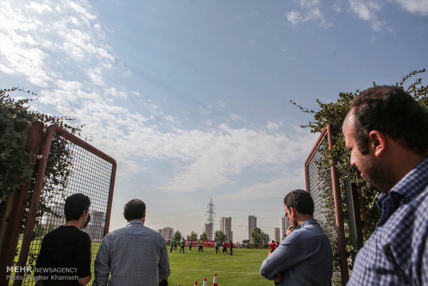 Iran natl. football team hold training session