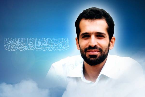 مدال مردمی غیرت به خانواده شهید احمدی روشن اهدا شد
