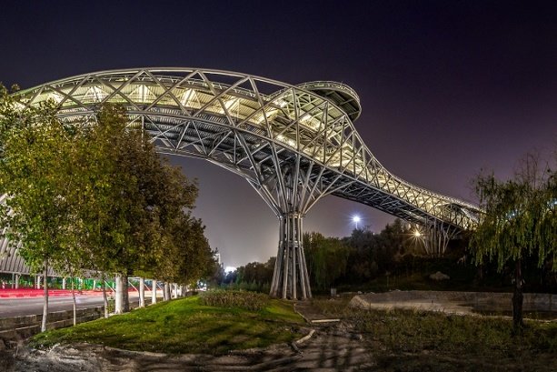 Iranian architects win ‘Aga Khan’ Award for Tabiat Bridge