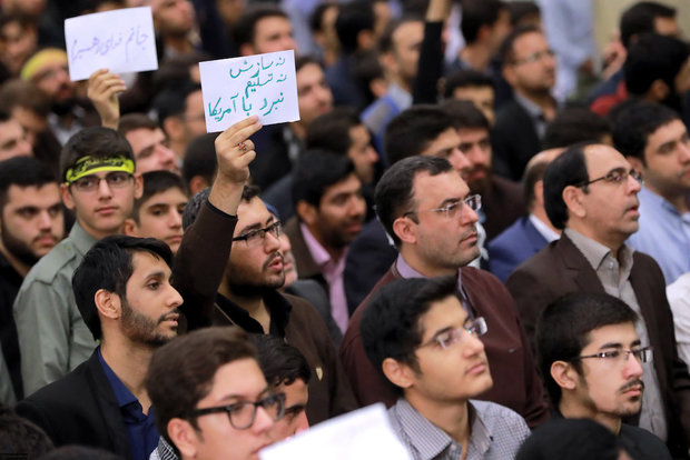 Thousands of students met with Ayatollah Khamenei