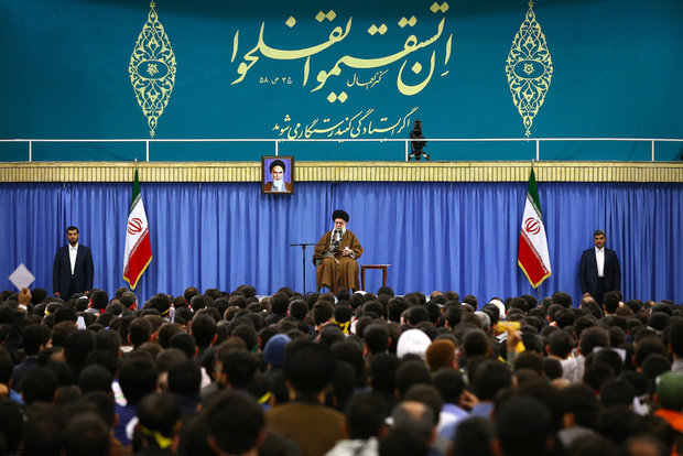 Thousands of students met with Ayatollah Khamenei