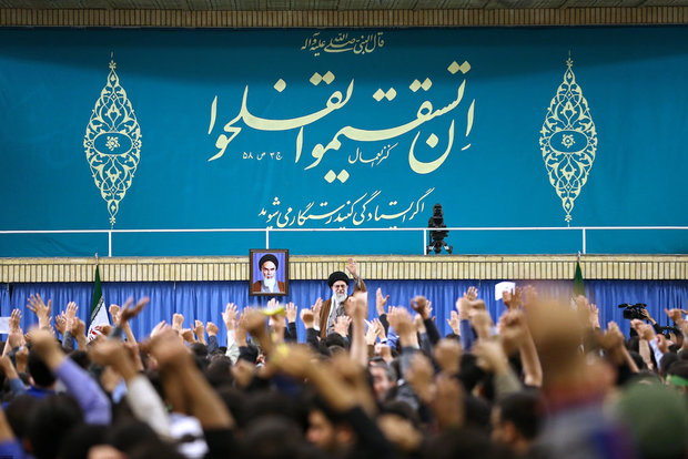 Thousands of students met with Ayatollah Khamenei