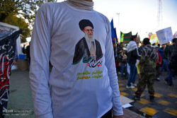 حضور ۱۰ هزار دانش آموز بسیجی در راهپیمایی ۱۳ آبان تهران