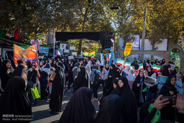 راهپیمایی 13 آبان در کرج