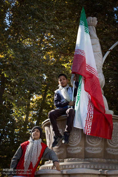 راهپیمایی 13 آبان در کرج