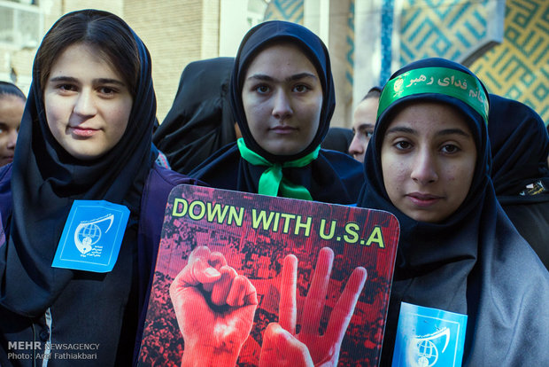 راهپیمایی 13 آبان در کرج