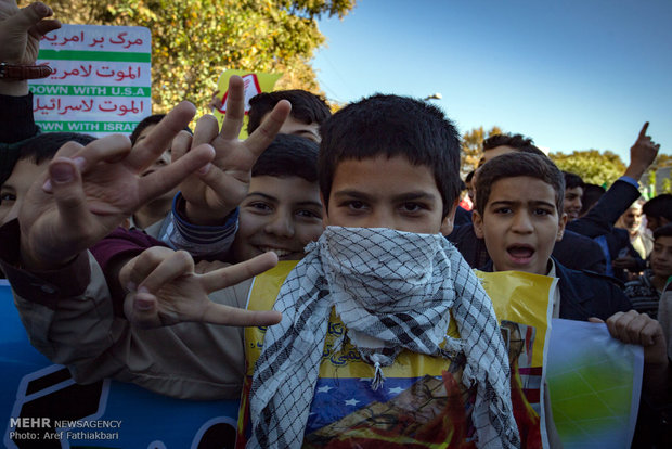راهپیمایی 13 آبان در کرج