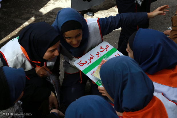 راهپیمایی 13 آبان در شهرستان چالوس